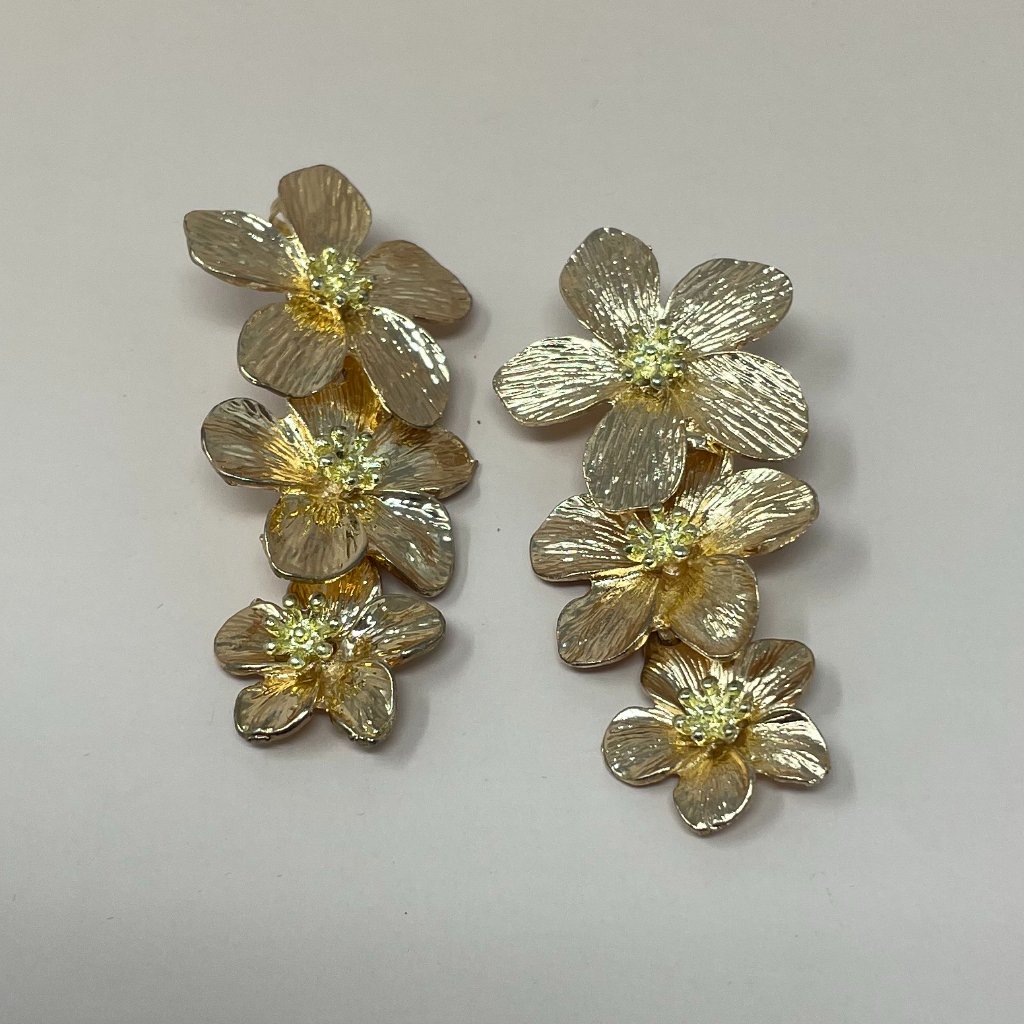 Shashi | Botanique Earrings In Gold
